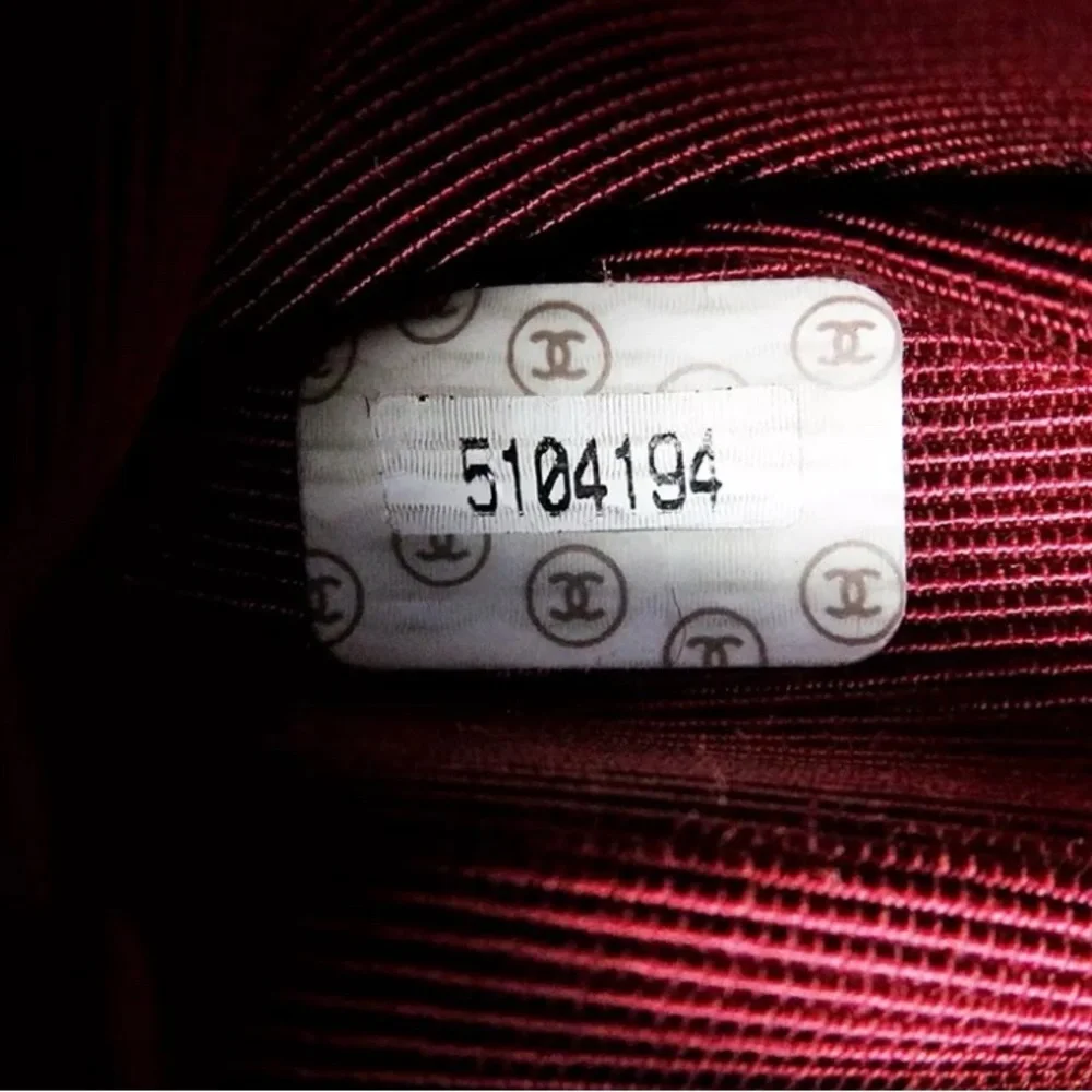 Chanel Shearling Logo Handle Handbag - Picture 7 of 17